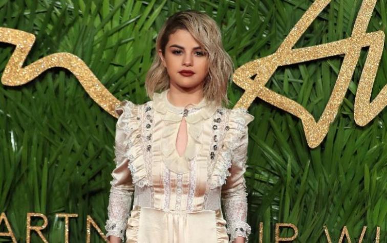 Selena Gomez fue paparazzeada con un transparente atuendo que no dejó nada a la imaginación