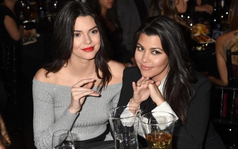 Foto evidencia la brutal diferencia de estatura entre Kendall Jenner y Kourtney Kardashian