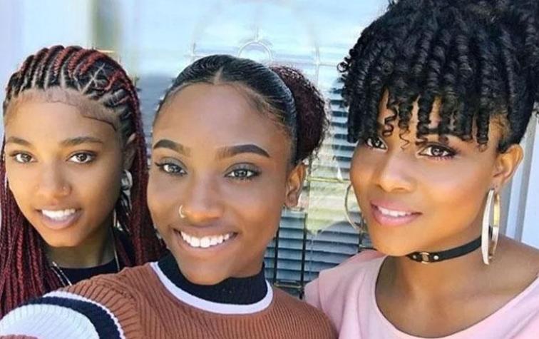 ¿Cuál de ellas es la mamá? La mujer que parece hermana de sus hijas de 16 y 18 años