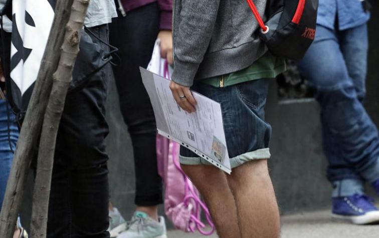 Joven "puntaje nacional" se hace famoso gracias a tuit del Mineduc