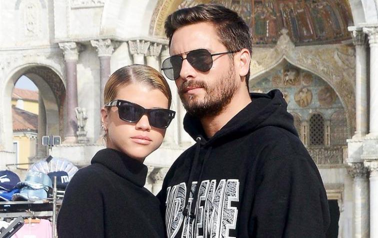 Sofia Richie se disfrazó de pascuerita para bailarle a Scott Disick