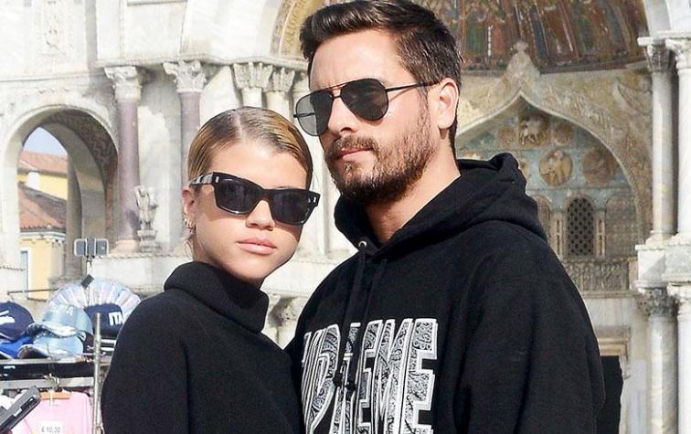 Sofia Richie se roba las miradas en micro bikini junto a Scott Disick 