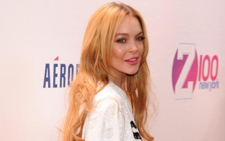 Lindsay Lohan fue mordida por una serpiente y subió una foto de la herida a las redes sociales
