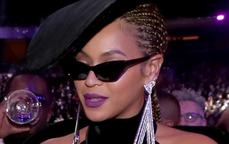 Beyoncé llegó tarde y luciendo como una diva a los Grammy 2018