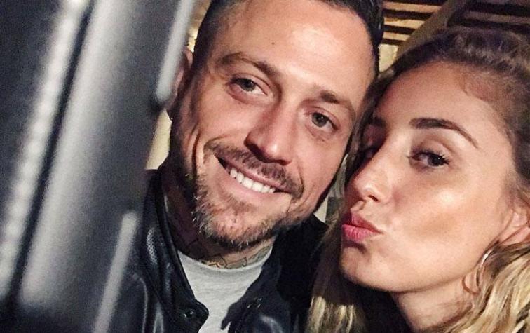 Daniela Castro y Pascual Fernández llegan de la mano a evento