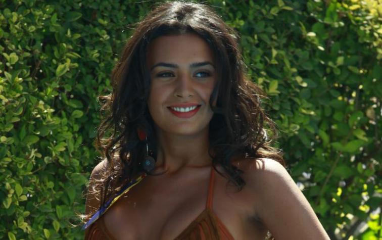 Fotografía de Dominique Gallego en bikini causa furor en redes sociales por un pequeño detalle