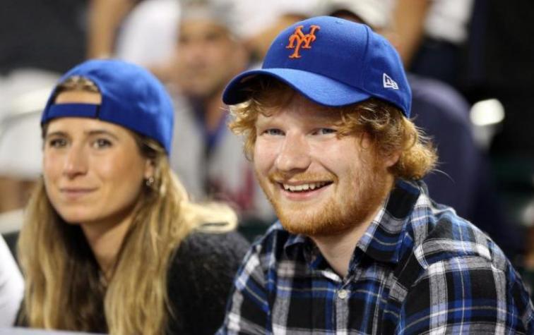 Ed Sheeran anunció su compromiso a través de Instagram 