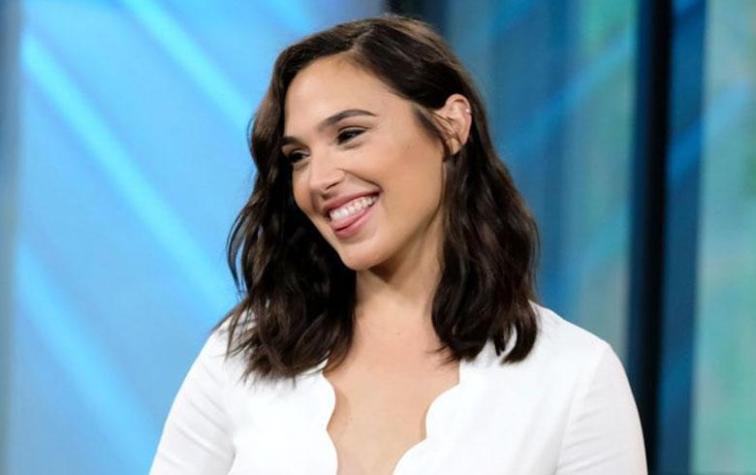 Gal Gadot sorprende con el vestido más apretado que se le ha visto