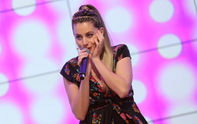 Cata Palacios lució su figura en bikini y mostró la marca que le dejó su embarazo