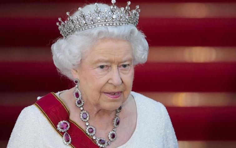 Marca de lencería de Isabel II revela datos de la reina y pierde orden real 