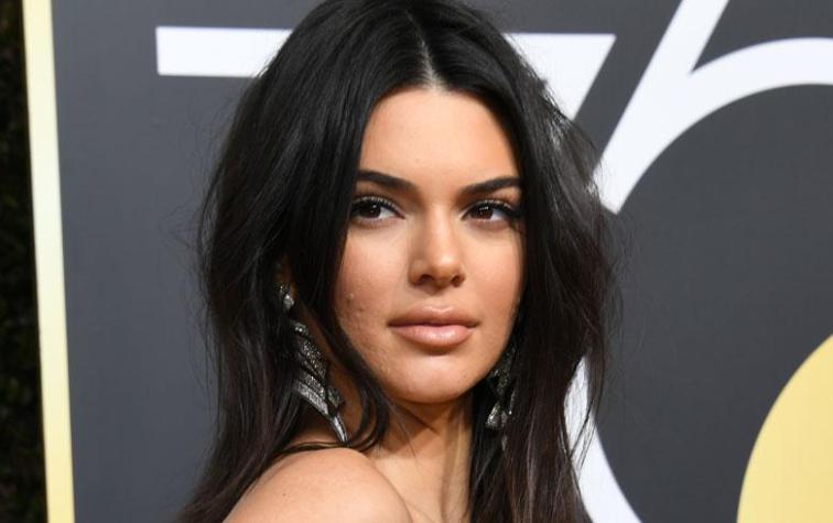 Kendall Jenner respondió a las críticas por evidente acné en los Golden Globes 