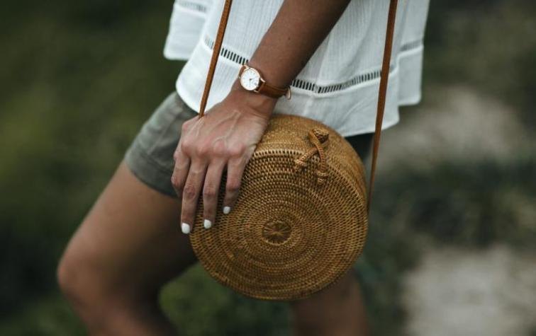 El clásico bolso de mimbre vuelve a estar de moda