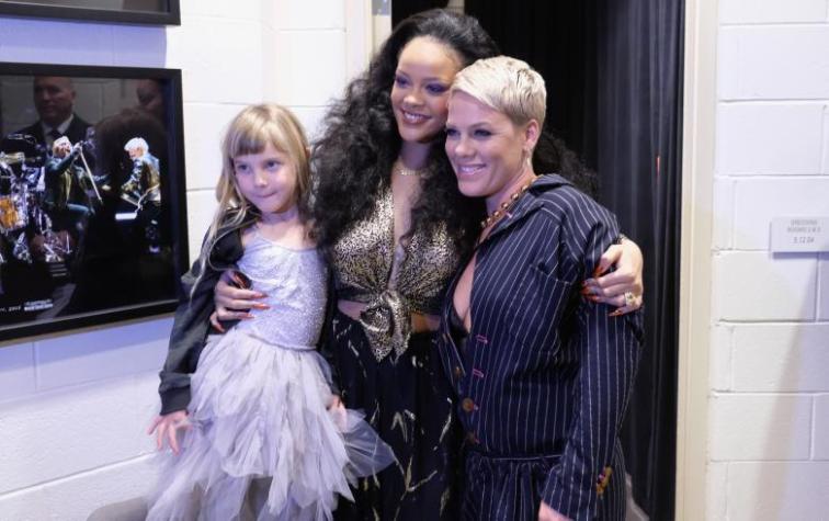 El emotivo encuentro entre Pink y Rihanna en los Grammy 2018