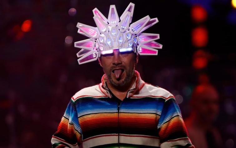 La dura crítica de Quilapayún a Jamiroquai por sus canciones y vestimenta