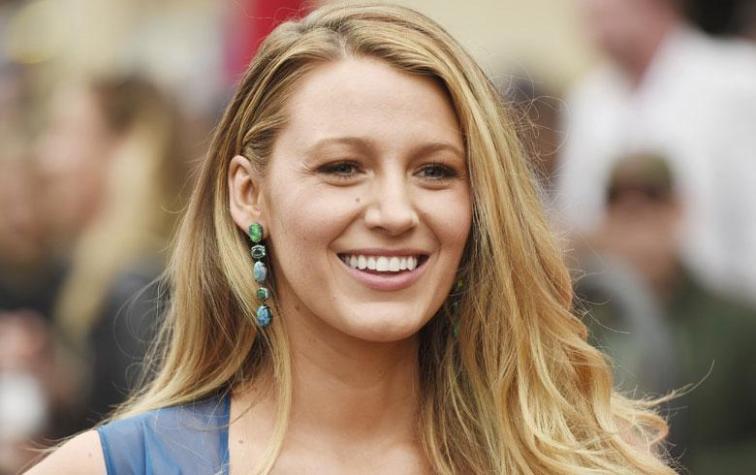 Blake Lively se deja ver con 27 kilos menos tras tratamiento de 14 meses