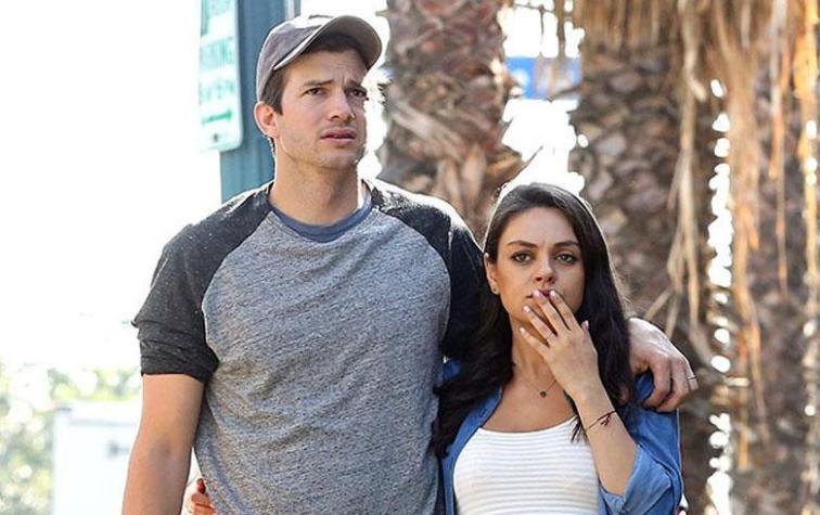 Mila Kunis se roba la atención con polera dedicada a Ashton Kutcher e hijos