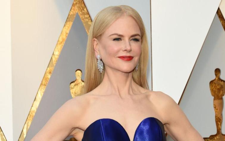 Nicole Kidman sorprende a un grupo de fanáticos justo antes de los premios Oscar