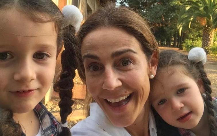 La tierna foto de Bárbara Rebolledo junto a sus dos hijas recién nacidas