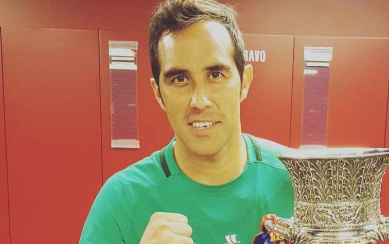 Claudio Bravo es comparado a Di Mondo por look fashionista 