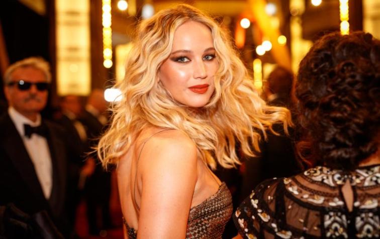 Estas son las comentadas fotografías de Jennifer Lawrence en los Oscar