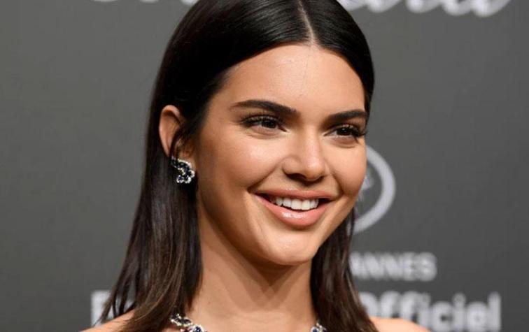 Kendall Jenner muestra su rechazo a los paparazzis de forma pacífica