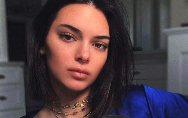 Kendall Jenner desabotonó su pijama y salió a la calle