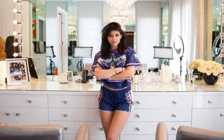 Kylie Jenner mostró el ostentoso living de su casa