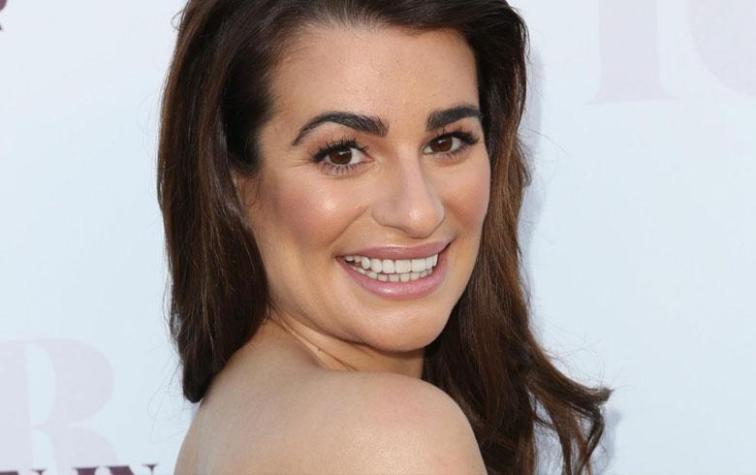 Lea Michele sufre impasse debido a su prominente escote en los Oscar