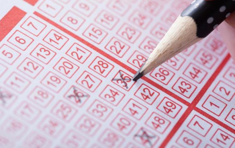 Matemático se hace millonario al descubrir un “truco” para ganar siempre la lotería