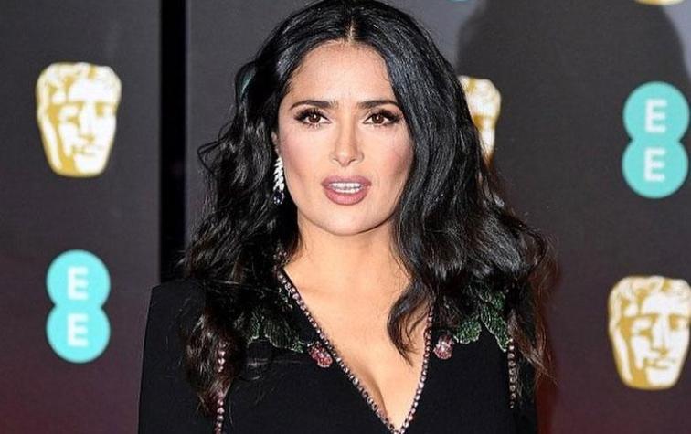 El pie de Salma Hayek que genera controversia entre sus fanáticos