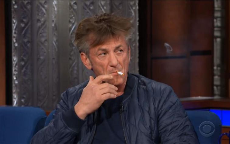 Sean Penn aparece drogado y fumando en una entrevista de TV