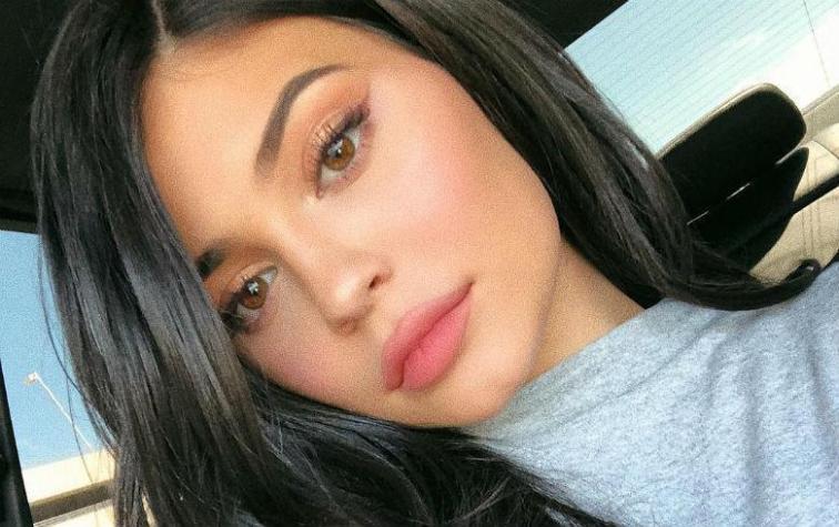 Kylie Jenner presume ostentosa joya y aseguran que daría importante paso con su novio