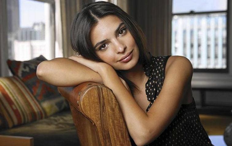 Emily Ratajkowski revela foto de sus dulces 14 años 