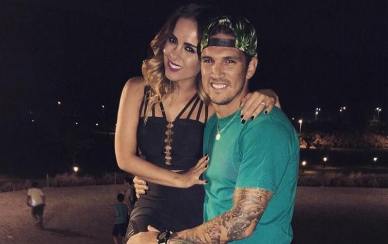 Maura Rivera y Mark González usan la misma polera en el cumpleaños de su hija