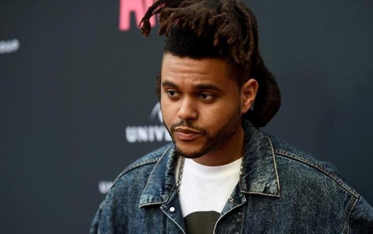 Ex conquista de Justin Bieber consuela a The Weeknd 