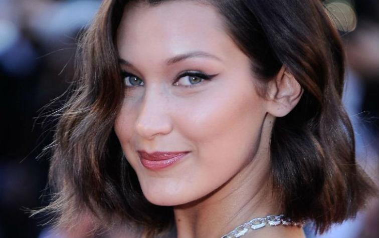  Bella Hadid enciende las redes sociales con un osado y engañador bikini