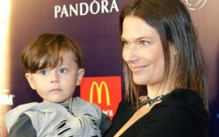 Catherine Mazoyer se viste igual que sus hijos para celebrar el día de la mamá