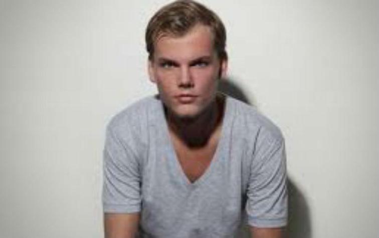 Fanáticos de Avicii culpan a su novia del suicidio del DJ