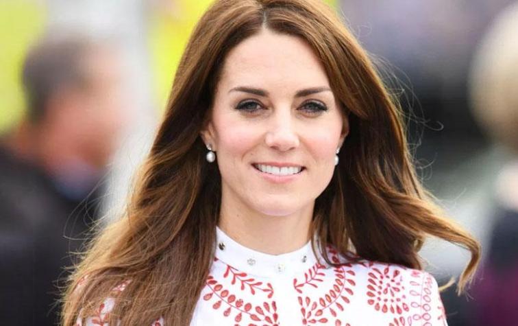 Kate Middleton fue sorprendida por paparazzis en rol de mamá