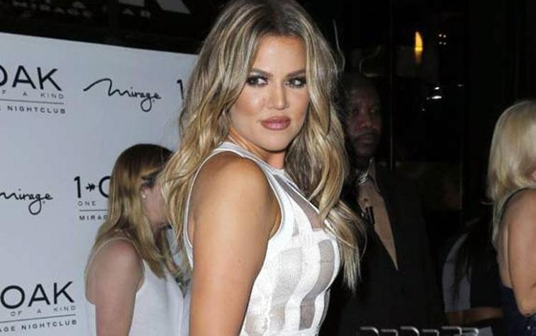 Khloé Kardashian cubre su trasero tras comentarios por su tamaño