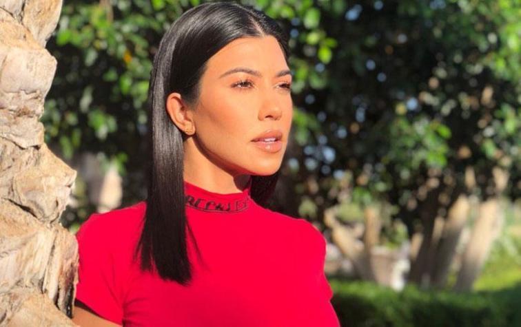 Kourtney Kardashian y un look perfecto para salir con cuatro niños