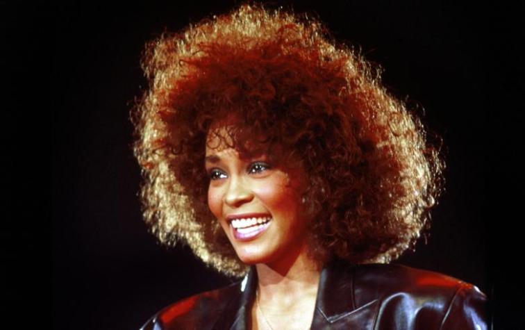 Documental revela que Whitney Houston fue agredida sexualmente en su niñez