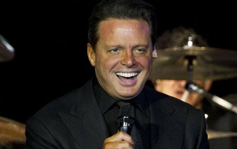 Fotos probarían romance de Luis Miguel con joven de 19 años