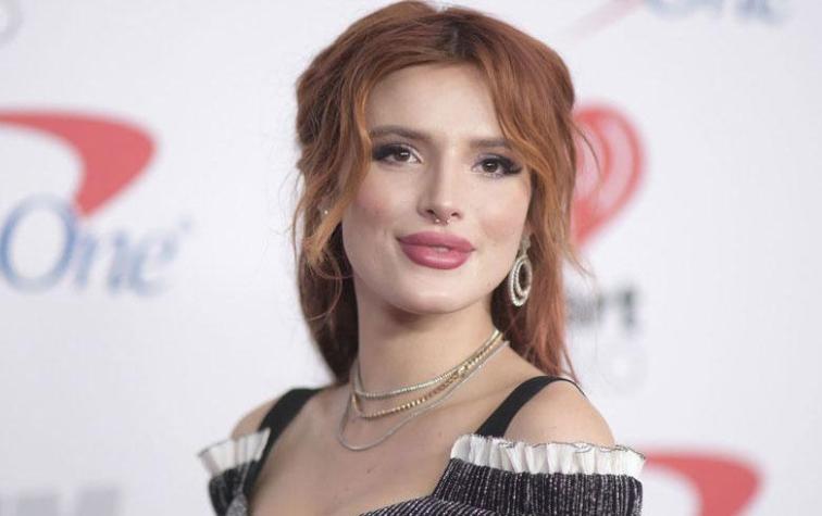 Bella Thorne vuelve a lucirse sin depilación disfrutando del mar