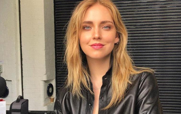 Chiara Ferragni muestra look fashionista con la cara de su pololo estampada