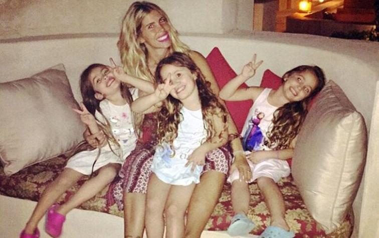 Así se entretenían las trillizas de Cote López mientras su mamá se vestía de novia