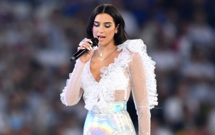 Dua Lipa rompe en llanto al cancelar concierto por sentirse enferma