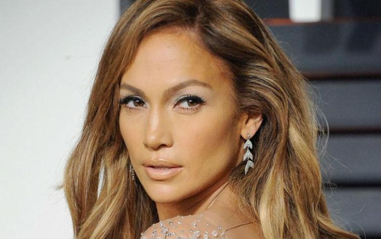 Jennifer Lopez posa junto a su nueva pareja y Marc Anthony