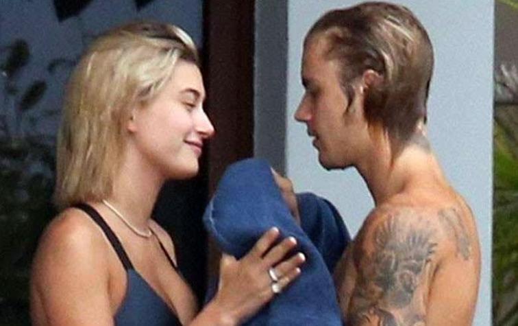 Selena Gomez se deja ver en medio del apasionado beso entre su ex y Hailey Baldwin