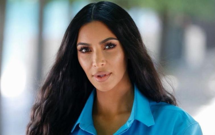 Kim Kardashian regresa a Paris a dos años del violento robo que sufrió